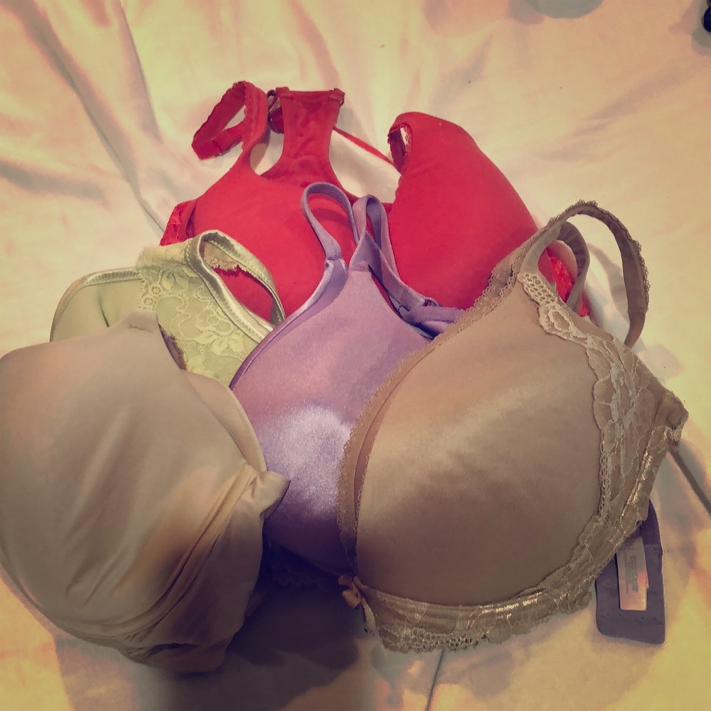 Bundle 5 Victoria Secret 36D bras